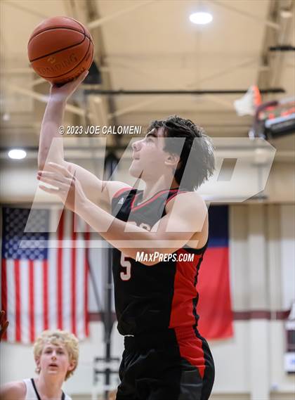 Thumbnail 3 in Davenport vs Fredericksburg photogallery.