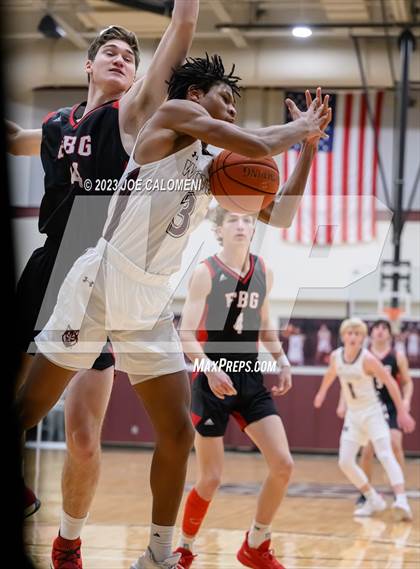 Thumbnail 3 in Davenport vs Fredericksburg photogallery.