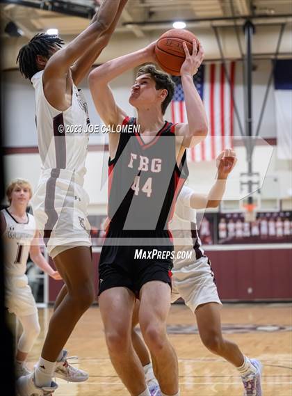 Thumbnail 1 in Davenport vs Fredericksburg photogallery.