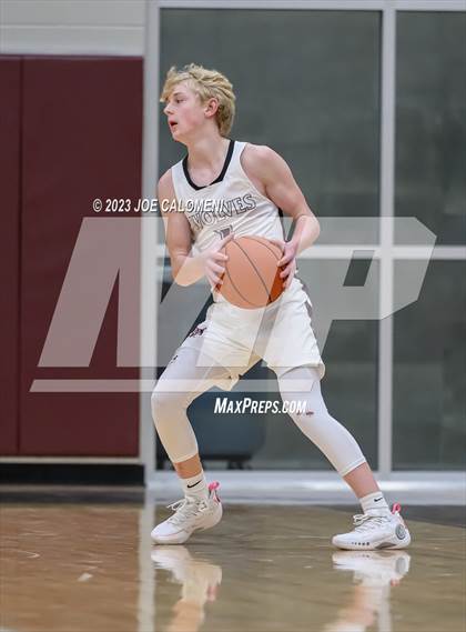 Thumbnail 2 in Davenport vs Fredericksburg photogallery.