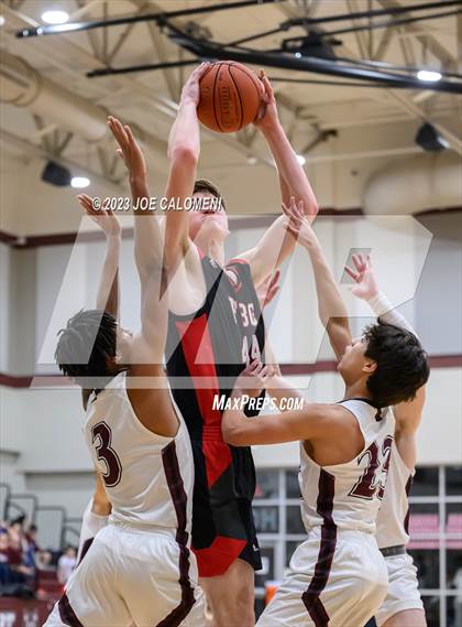 Thumbnail 3 in Davenport vs Fredericksburg photogallery.