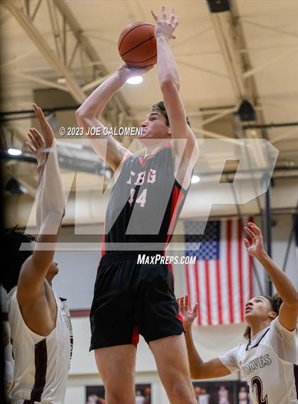 Thumbnail 3 in Davenport vs Fredericksburg photogallery.