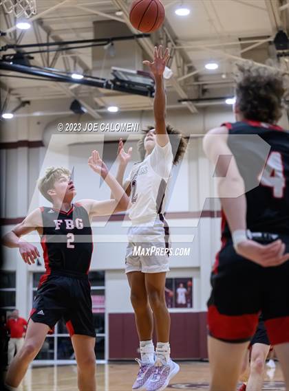 Thumbnail 3 in Davenport vs Fredericksburg photogallery.