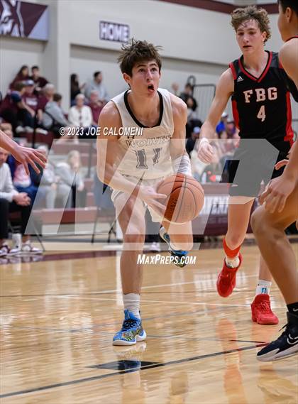 Thumbnail 1 in Davenport vs Fredericksburg photogallery.