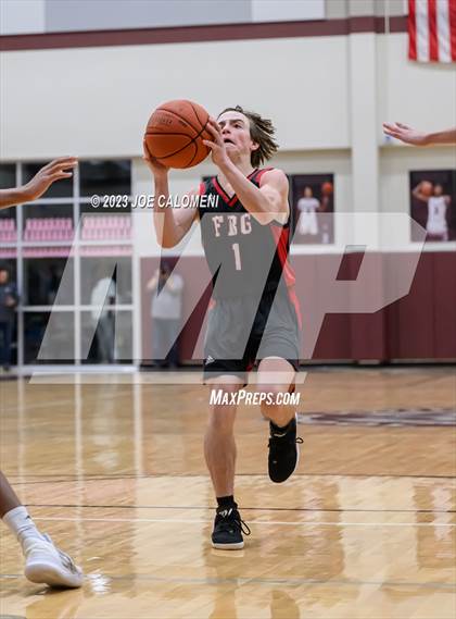 Thumbnail 3 in Davenport vs Fredericksburg photogallery.