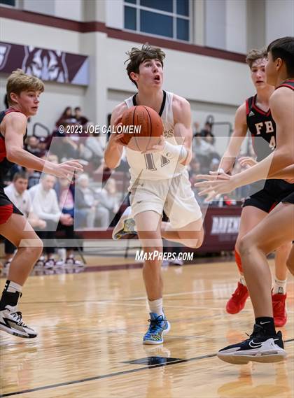 Thumbnail 3 in Davenport vs Fredericksburg photogallery.