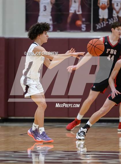 Thumbnail 3 in Davenport vs Fredericksburg photogallery.