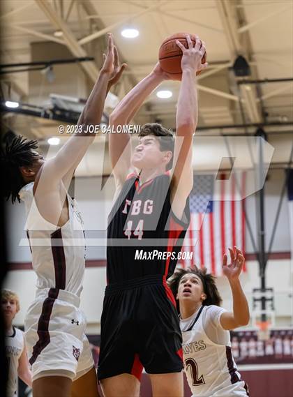 Thumbnail 2 in Davenport vs Fredericksburg photogallery.