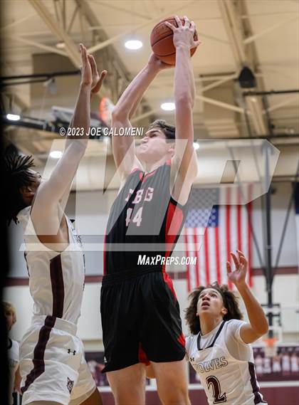 Thumbnail 3 in Davenport vs Fredericksburg photogallery.