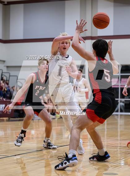 Thumbnail 1 in Davenport vs Fredericksburg photogallery.