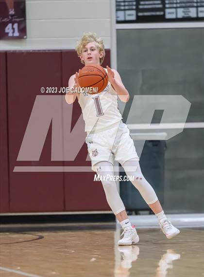 Thumbnail 3 in Davenport vs Fredericksburg photogallery.