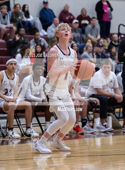Thumbnail 2 in Davenport vs Fredericksburg photogallery.