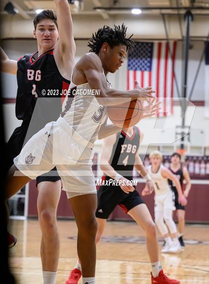 Thumbnail 2 in Davenport vs Fredericksburg photogallery.