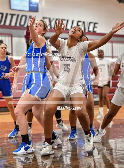 Thumbnail 1 in Paul Pewitt vs. Jefferson (White Oak Tournament) photogallery.