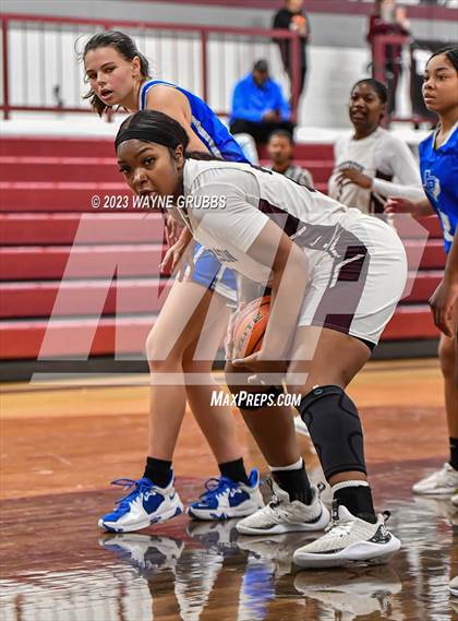 Thumbnail 1 in Paul Pewitt vs. Jefferson (White Oak Tournament) photogallery.