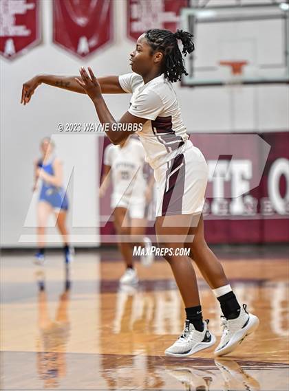 Thumbnail 1 in Paul Pewitt vs. Jefferson (White Oak Tournament) photogallery.