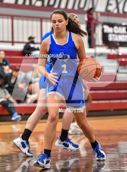 Thumbnail 2 in Paul Pewitt vs. Jefferson (White Oak Tournament) photogallery.