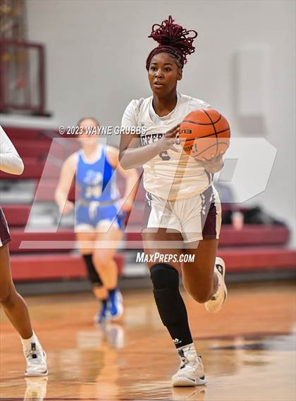 Thumbnail 2 in Paul Pewitt vs. Jefferson (White Oak Tournament) photogallery.