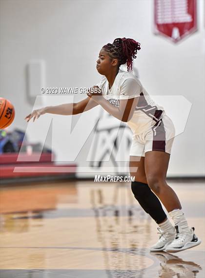 Thumbnail 2 in Paul Pewitt vs. Jefferson (White Oak Tournament) photogallery.