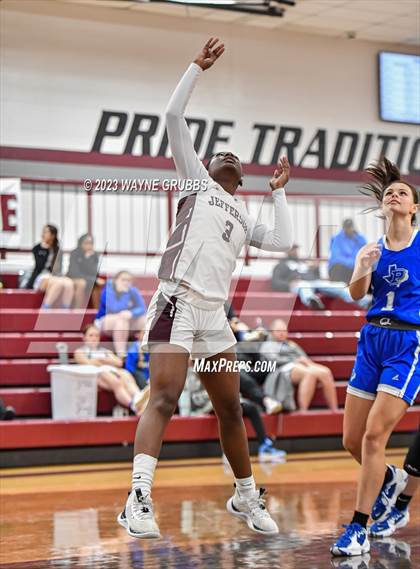 Thumbnail 2 in Paul Pewitt vs. Jefferson (White Oak Tournament) photogallery.