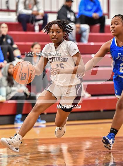 Thumbnail 2 in Paul Pewitt vs. Jefferson (White Oak Tournament) photogallery.