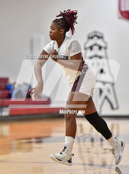 Thumbnail 3 in Paul Pewitt vs. Jefferson (White Oak Tournament) photogallery.