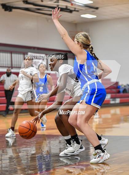 Thumbnail 1 in Paul Pewitt vs. Jefferson (White Oak Tournament) photogallery.