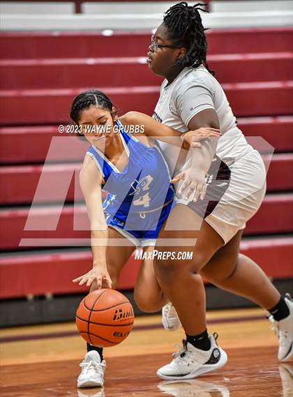 Thumbnail 3 in Paul Pewitt vs. Jefferson (White Oak Tournament) photogallery.