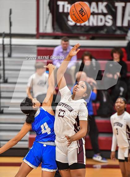 Thumbnail 2 in Paul Pewitt vs. Jefferson (White Oak Tournament) photogallery.