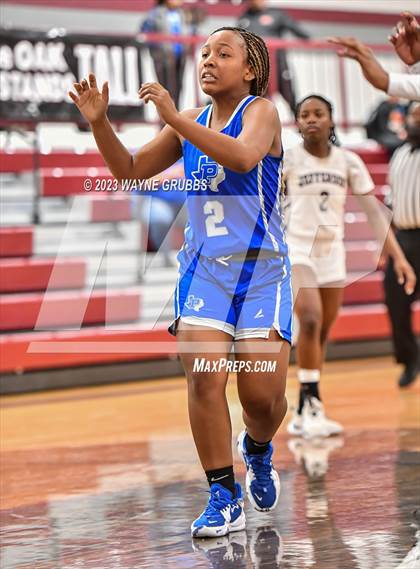 Thumbnail 3 in Paul Pewitt vs. Jefferson (White Oak Tournament) photogallery.