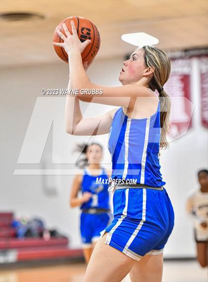 Thumbnail 2 in Paul Pewitt vs. Jefferson (White Oak Tournament) photogallery.