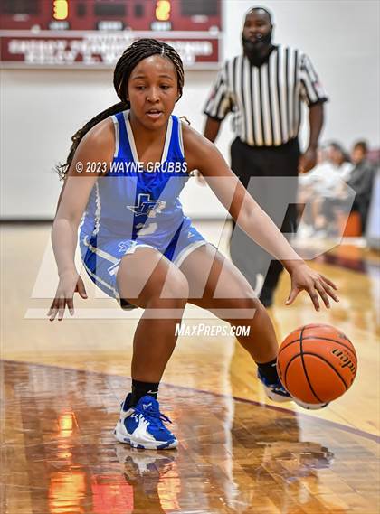 Thumbnail 2 in Paul Pewitt vs. Jefferson (White Oak Tournament) photogallery.