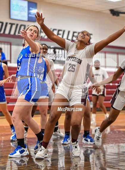 Thumbnail 2 in Paul Pewitt vs. Jefferson (White Oak Tournament) photogallery.