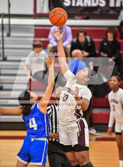 Thumbnail 1 in Paul Pewitt vs. Jefferson (White Oak Tournament) photogallery.