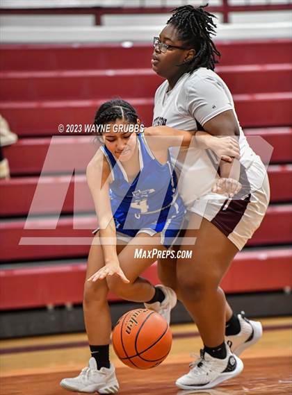 Thumbnail 1 in Paul Pewitt vs. Jefferson (White Oak Tournament) photogallery.
