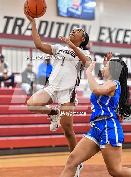 Thumbnail 2 in Paul Pewitt vs. Jefferson (White Oak Tournament) photogallery.