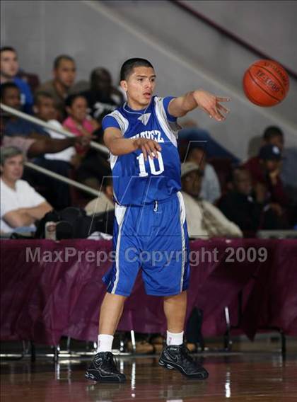 Thumbnail 3 in Chavez vs. Hightower (Texas 5A Region 3 Semifinal) photogallery.