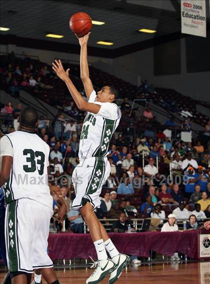 Thumbnail 1 in Chavez vs. Hightower (Texas 5A Region 3 Semifinal) photogallery.