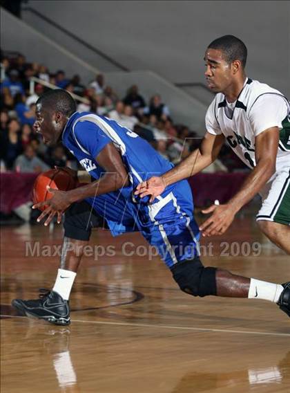 Thumbnail 2 in Chavez vs. Hightower (Texas 5A Region 3 Semifinal) photogallery.