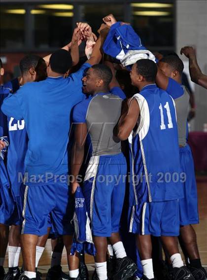 Thumbnail 3 in Chavez vs. Hightower (Texas 5A Region 3 Semifinal) photogallery.