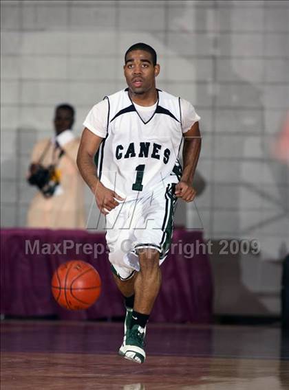 Thumbnail 1 in Chavez vs. Hightower (Texas 5A Region 3 Semifinal) photogallery.