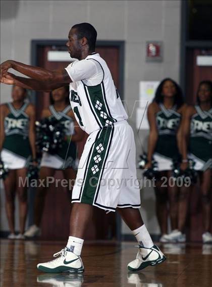 Thumbnail 2 in Chavez vs. Hightower (Texas 5A Region 3 Semifinal) photogallery.