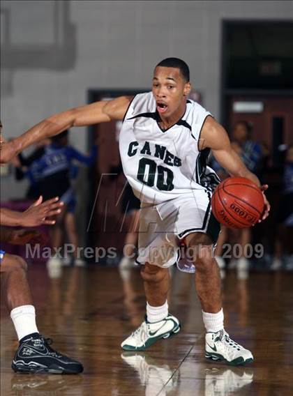 Thumbnail 1 in Chavez vs. Hightower (Texas 5A Region 3 Semifinal) photogallery.