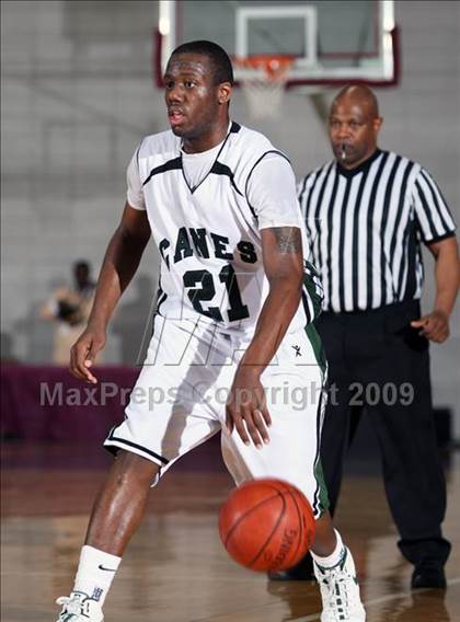 Thumbnail 3 in Chavez vs. Hightower (Texas 5A Region 3 Semifinal) photogallery.