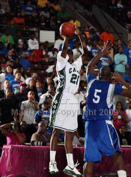 Thumbnail 2 in Chavez vs. Hightower (Texas 5A Region 3 Semifinal) photogallery.