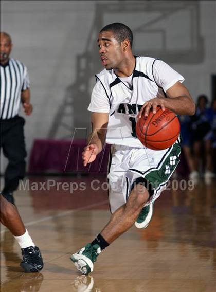 Thumbnail 1 in Chavez vs. Hightower (Texas 5A Region 3 Semifinal) photogallery.