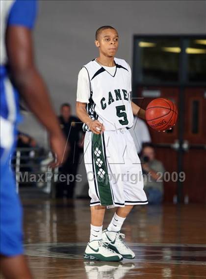 Thumbnail 2 in Chavez vs. Hightower (Texas 5A Region 3 Semifinal) photogallery.