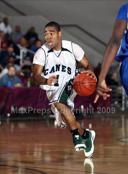 Thumbnail 2 in Chavez vs. Hightower (Texas 5A Region 3 Semifinal) photogallery.