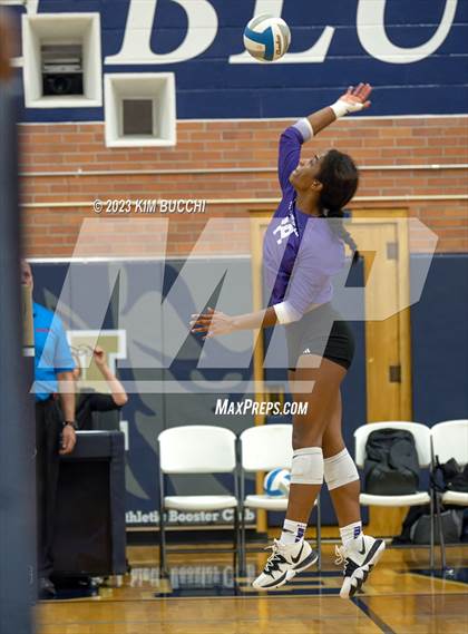 Thumbnail 2 in L'Anse Creuse North vs. Bloomfield Hills photogallery.
