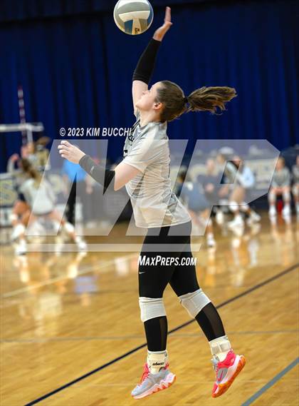 Thumbnail 3 in L'Anse Creuse North vs. Bloomfield Hills photogallery.